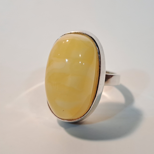 Click to view detail for HW-528 Ring, Oval Lemon Amber Contemporary $94